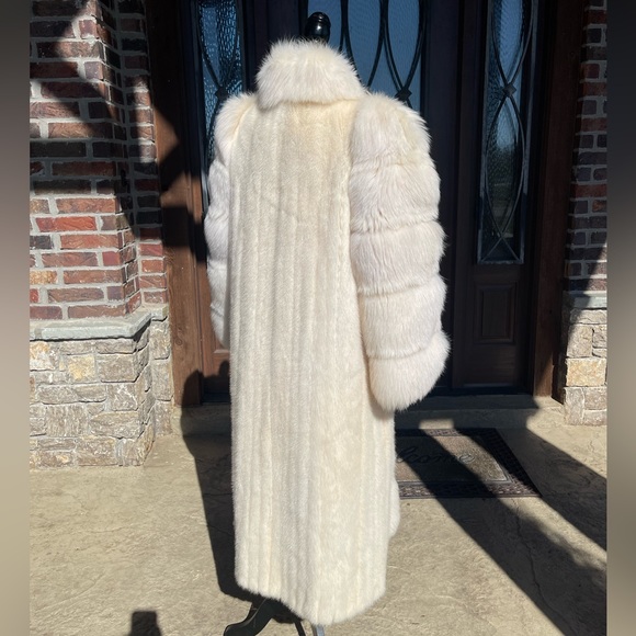 SOLD - Picture 3 of 13